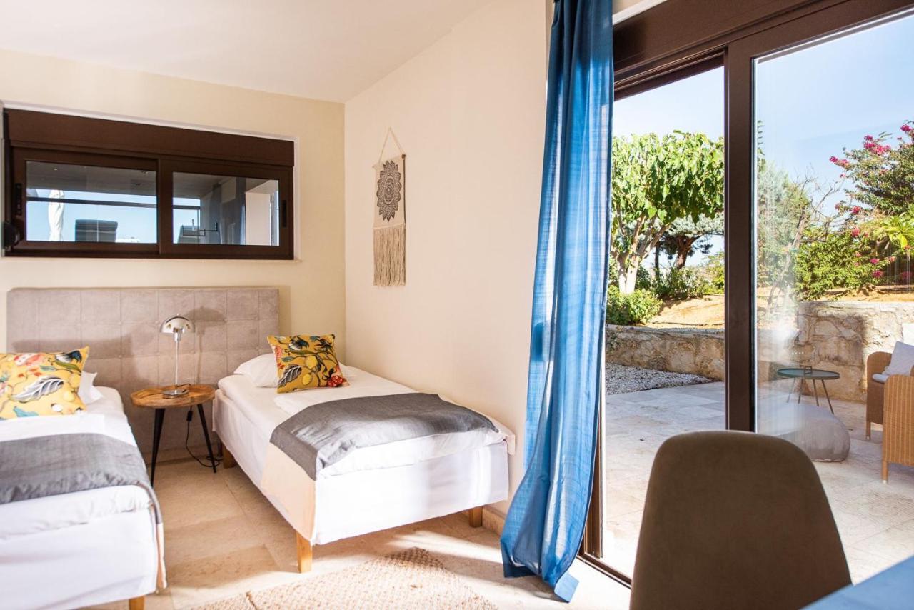 Magnifique Villa Avec Piscine Au Bord De Mer Chorafakia Exterior foto