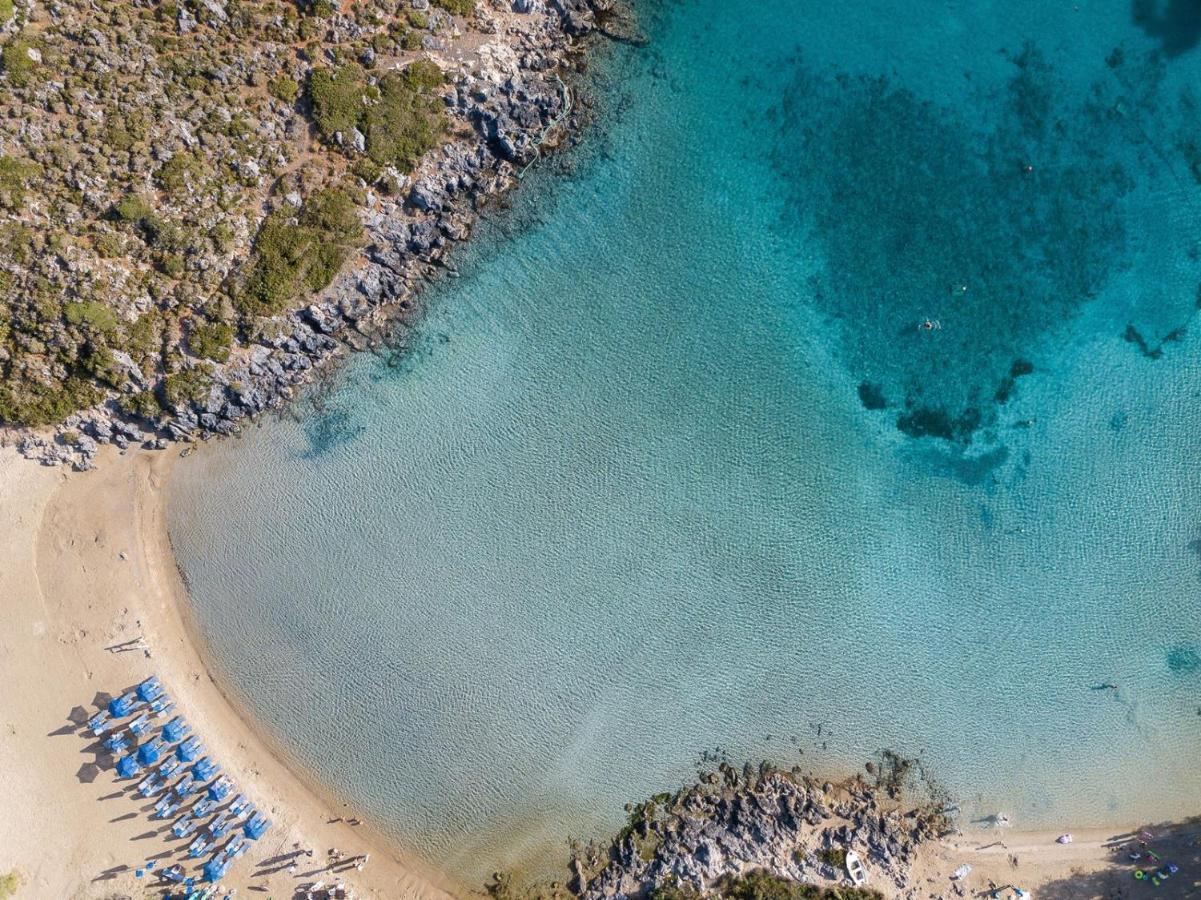 Magnifique Villa Avec Piscine Au Bord De Mer Chorafakia Exterior foto